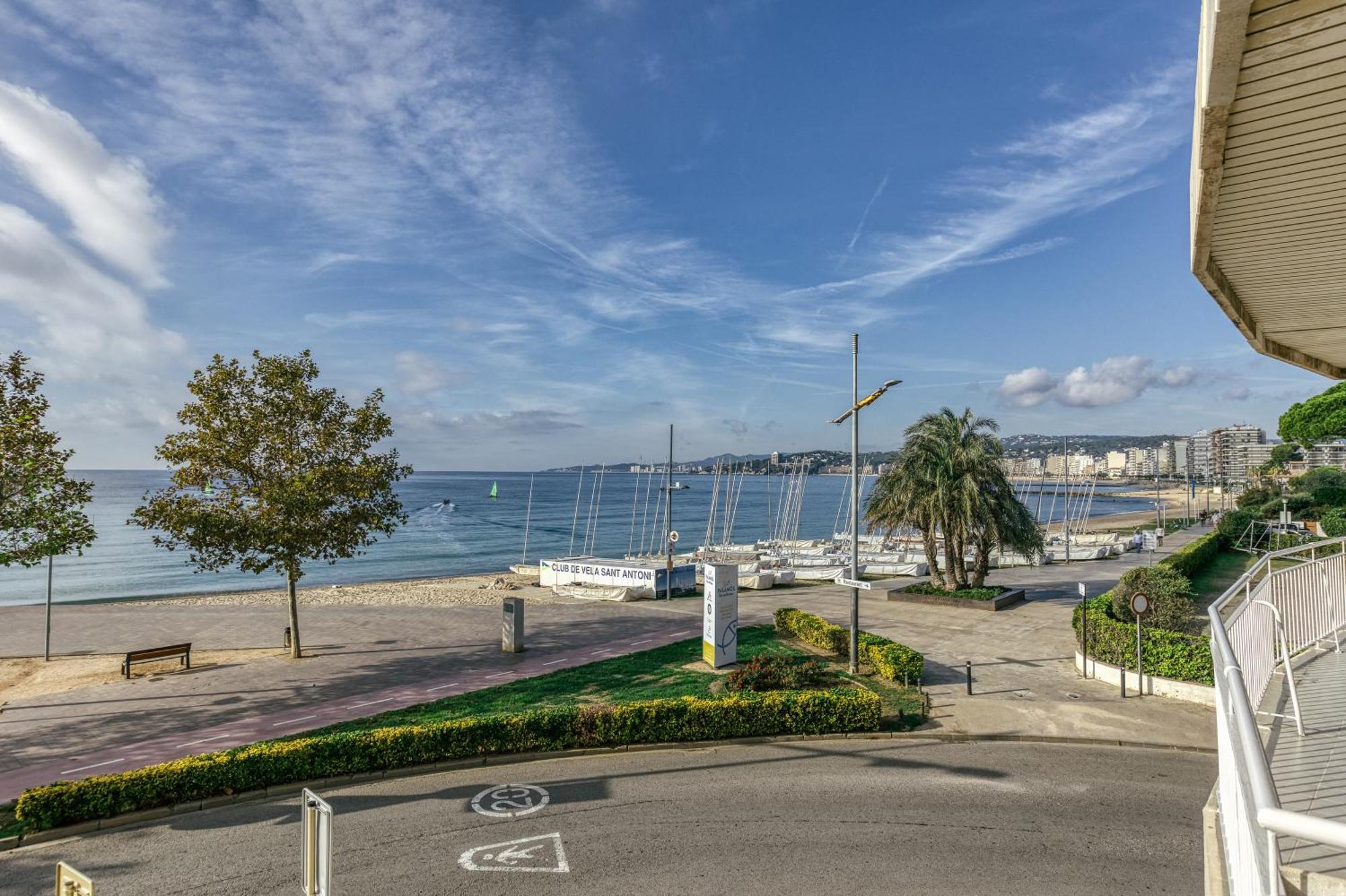 Carrer Del Mar Apartment Palamos Exterior photo
